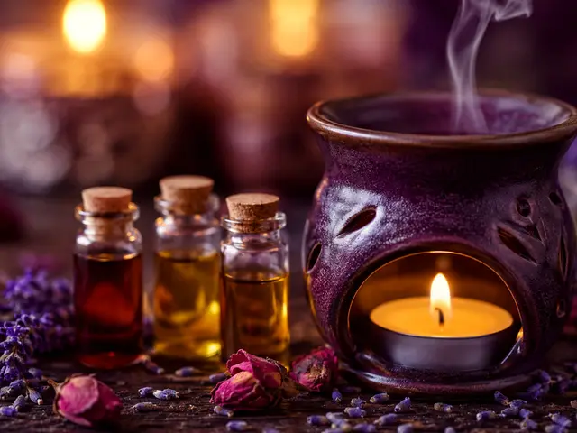 Buhurdanlık ve aromaterapi yağı şişeleri — Kazlıçeşme, Masaj Salonun